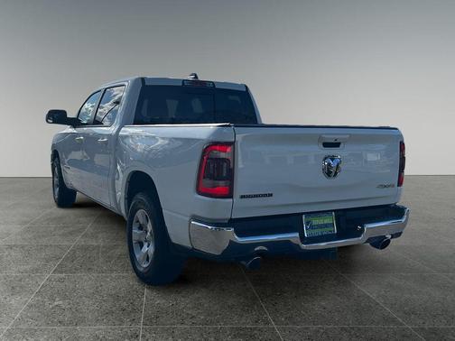Bright White Clearcoat 2022 RAM 1500 Big Horn/Lone Star