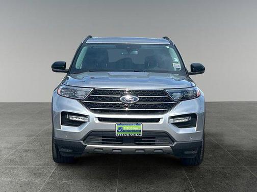 Iconic Silver Metallic 2023 Ford Explorer XLT