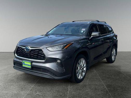 Magnetic Gray Metallic 2023 Toyota Highlander Hybrid Limited