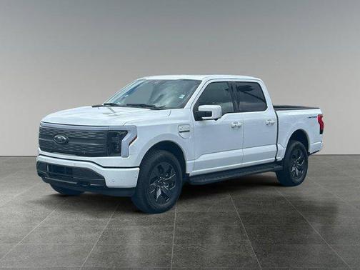Oxford White 2023 Ford F-150 Lightning LARIAT