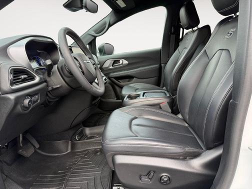 Bright White Clearcoat 2023 Chrysler Pacifica Hybrid Touring L