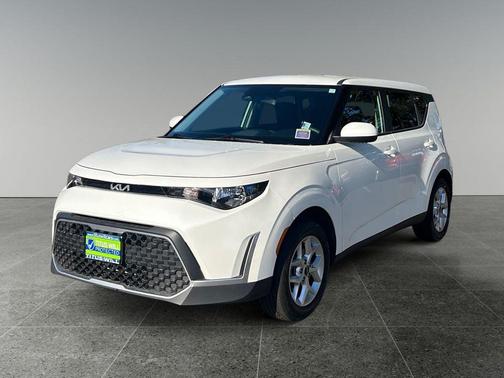 Snow White Pearl 2025 Kia Soul LX