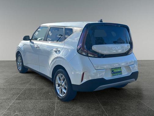 Snow White Pearl 2025 Kia Soul LX