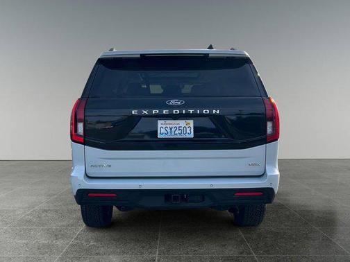 Space Silver Metallic 2025 Ford Expedition Max Active 4x4