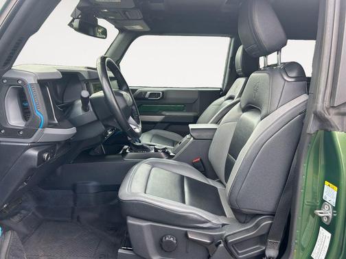 Eruption Green Metallic 2022 Ford Bronco Black Diamond