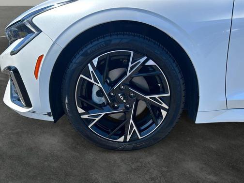 Snow White Pearl 2025 Kia K5 GT-Line