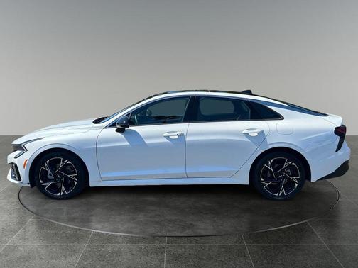 Snow White Pearl 2025 Kia K5 GT-Line