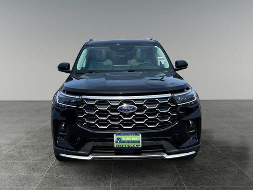 Black Metallic 2025 Ford Explorer Platinum