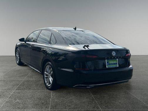 Deep Black Pearl 2020 Volkswagen Passat 2.0T SE