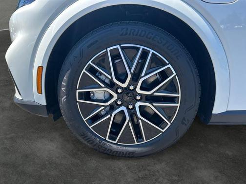 Star White Metallic Tri-Coat 2025 Ford Mustang Mach-E Premium