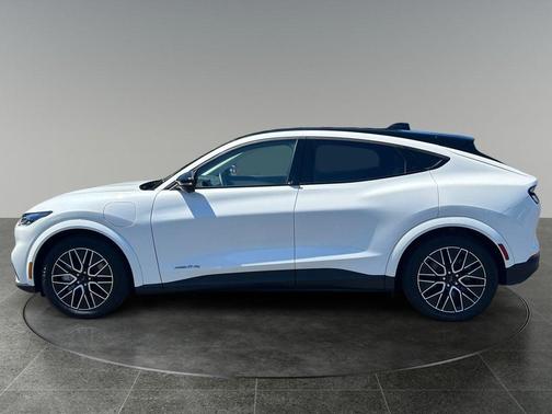 Star White Metallic Tri-Coat 2025 Ford Mustang Mach-E Premium