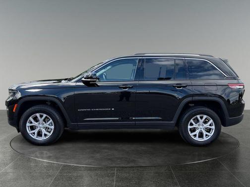 Diamond Black Crystal Pearlcoat 2022 Jeep Grand Cherokee Limited