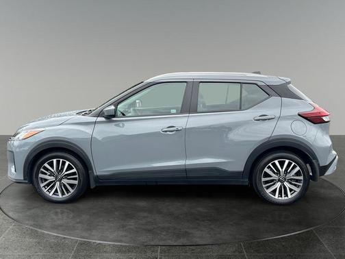 Boulder Gray 2023 Nissan Kicks SV