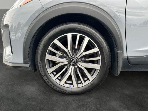 Boulder Gray 2023 Nissan Kicks SV