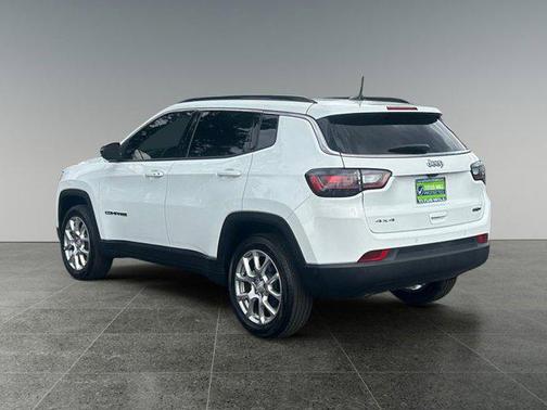 2023 Jeep Compass Latitude Lux