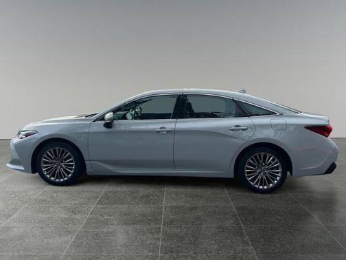 2022 Toyota Avalon Hybrid Limited