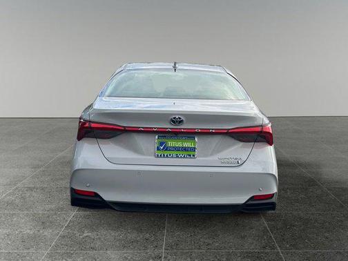 2022 Toyota Avalon Hybrid Limited