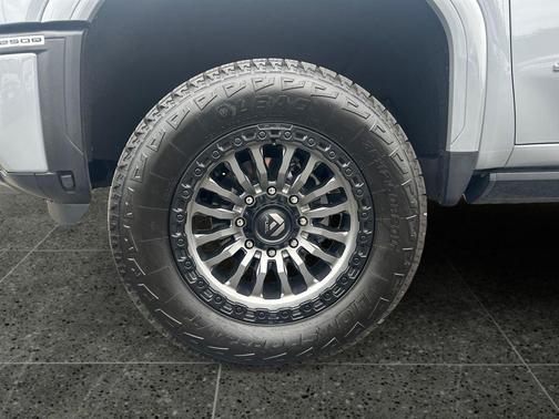 Thunderstorm Gray 2024 GMC Sierra 2500 AT4