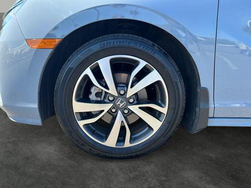 Gray Pearl 2024 Honda Odyssey Touring