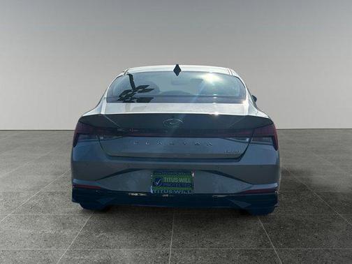 2021 Hyundai ELANTRA Limited