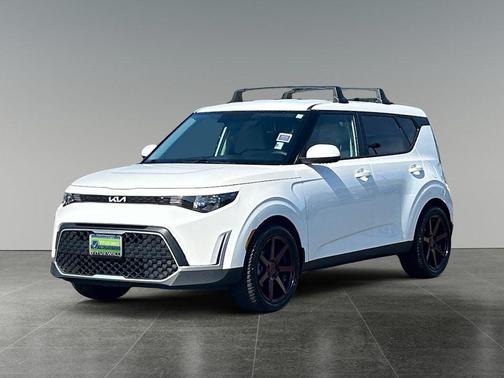 Snow White Pearl 2024 Kia Soul LX