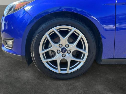 Blue 2015 Ford Focus SE