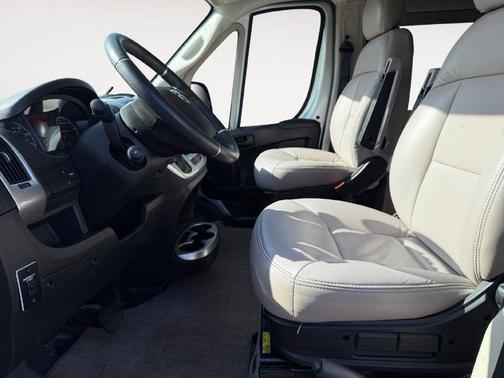 Bright Silver Metallic Clearcoat 2022 RAM ProMaster 1500 Base