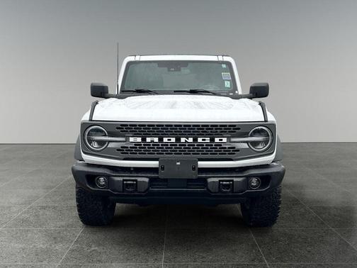 Oxford White 2025 Ford Bronco Badlands