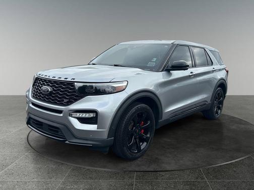 Iconic Silver Metallic 2022 Ford Explorer ST