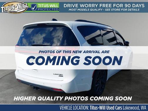 Bright White Clearcoat 2024 Chrysler Pacifica Limited