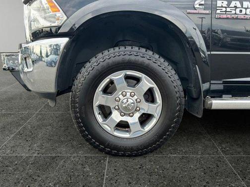 Brilliant Black Crystal Pearlcoat 2017 RAM 2500 Big Horn Crew Cab 4x4 6'4' Box