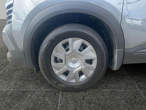 Gun Metallic 2025 Nissan Kicks S
