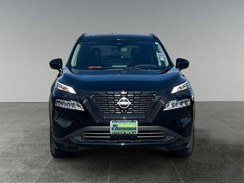 Super Black 2023 Nissan Rogue SV