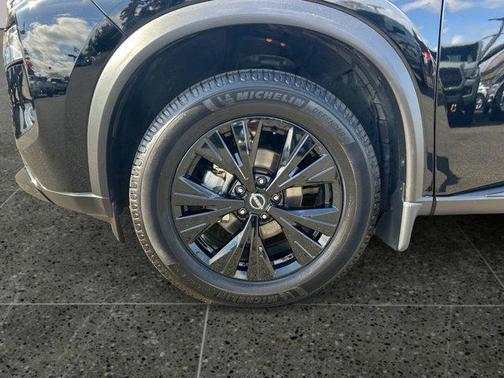 Super Black 2023 Nissan Rogue SV