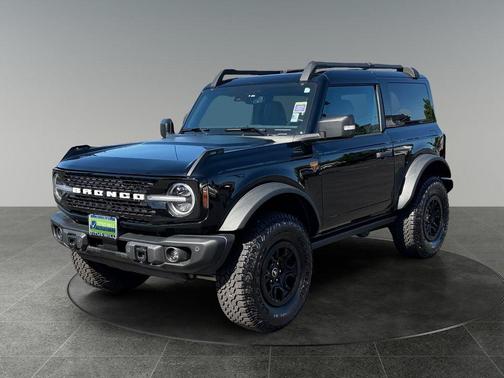 Shadow Black 2025 Ford Bronco Badlands