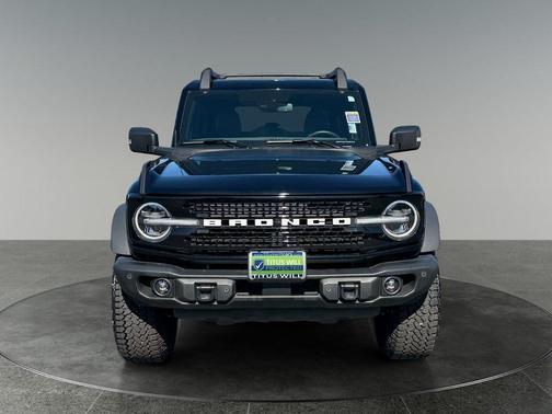Shadow Black 2025 Ford Bronco Badlands