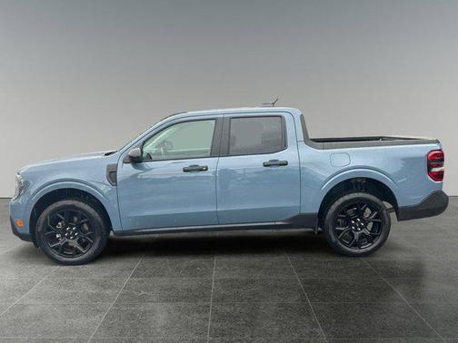 Azure Gray Metallic Tri-Coat 2025 Ford Maverick XLT