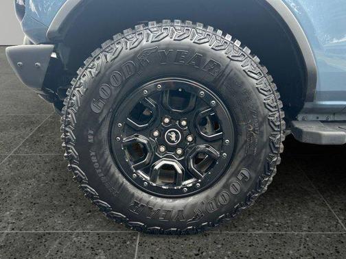 Azure Gray Metallic Tri-Coat 2024 Ford Bronco Wildtrak