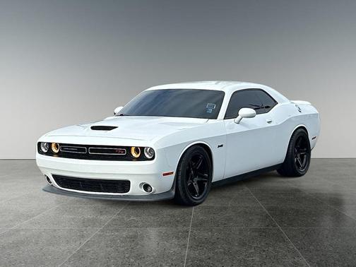 White Knuckle Clearcoat 2022 Dodge Challenger R/T