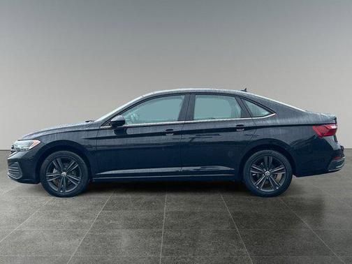 Deep Black Pearl 2022 Volkswagen Jetta 1.5T SE