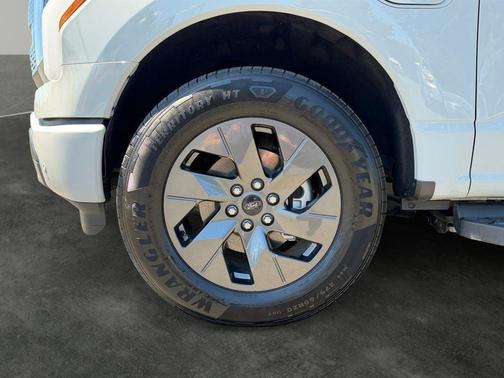 Avalanche 2023 Ford F-150 Lightning XLT