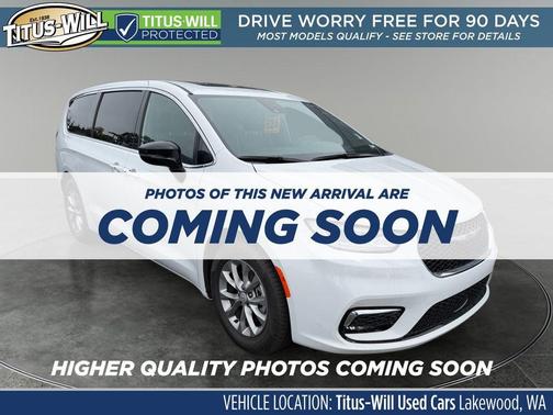 Bright White Clearcoat 2026 Chrysler Pacifica Limited