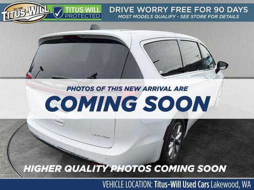 Bright White Clearcoat 2026 Chrysler Pacifica Limited