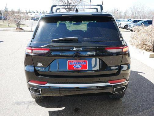 2022 Jeep Grand Cherokee Summit