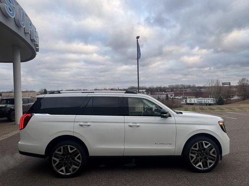 2025 Ford Expedition Platinum
