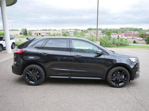 2022 Ford Edge ST