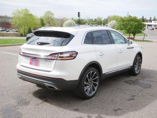 White Platinum Metallic Tri-Coat 2019 Lincoln Nautilus Reserve