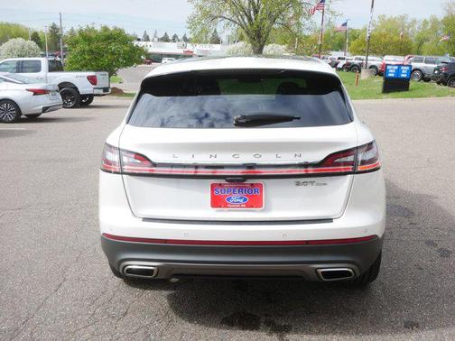 White Platinum Metallic Tri-Coat 2019 Lincoln Nautilus Reserve