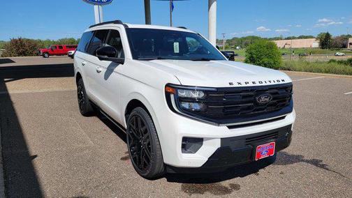 Star White Metallic Tri-Coat 2026 Ford Expedition Platinum