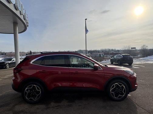 2026 Ford Escape Platinum